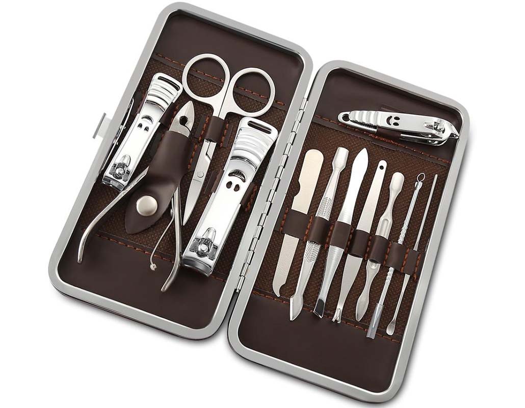 12-IN-1-NAIL-CARE-MANICURE-SET-PEDICURE-TOLL-FOR-CUTTING-ON-THE-FLOOR.jpg