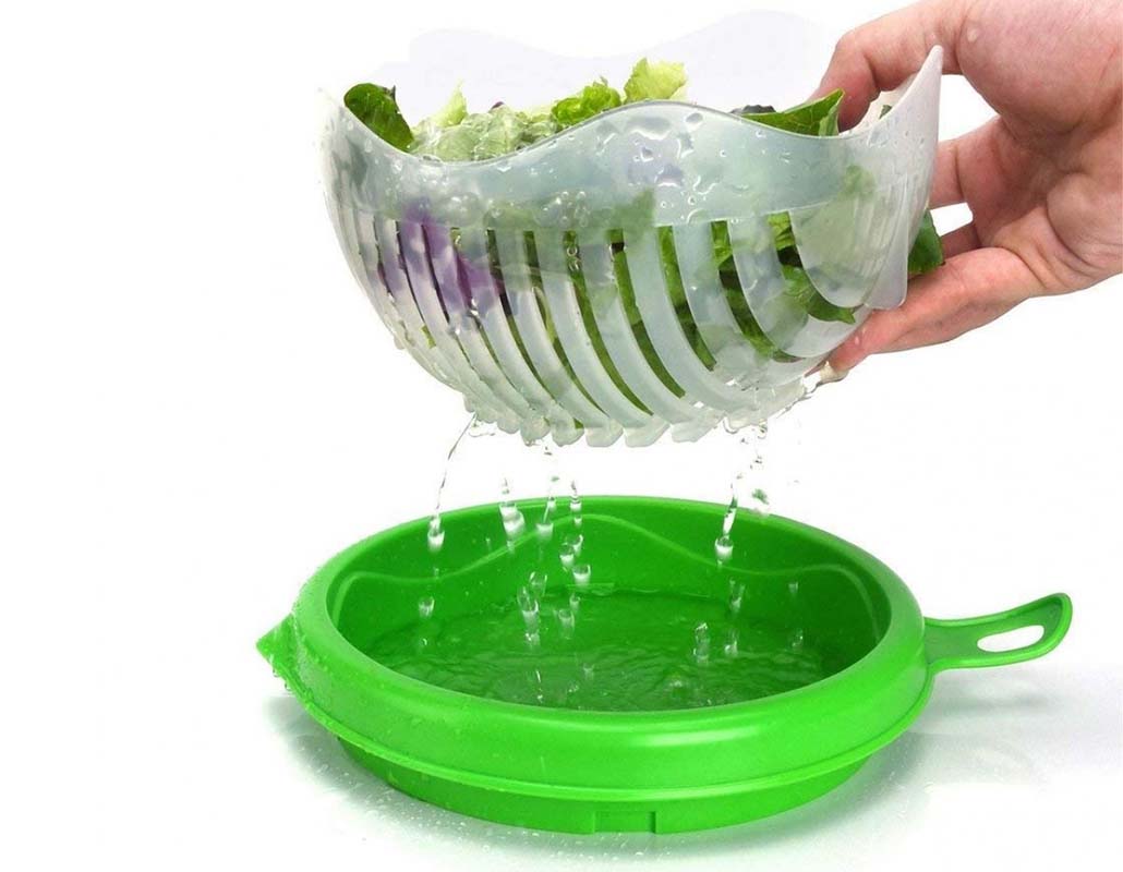 EASY-SALAD-CUTTER-with-water.jpg